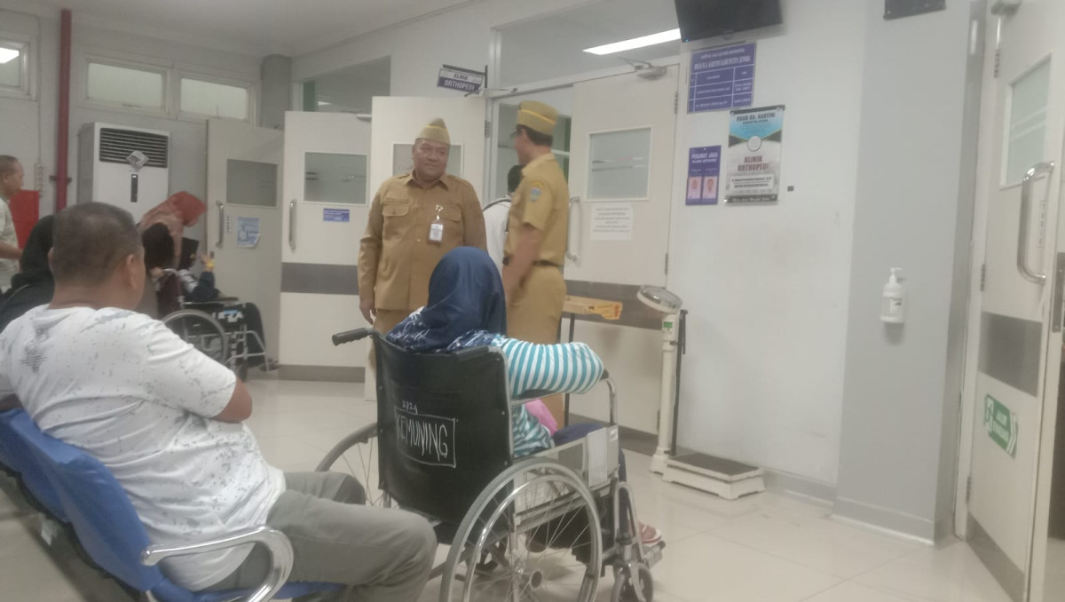 Tolak Laporan Asal Bapak Senang, Dirut RSUD Kartini Jepara Blusukan ke Ruang Poli