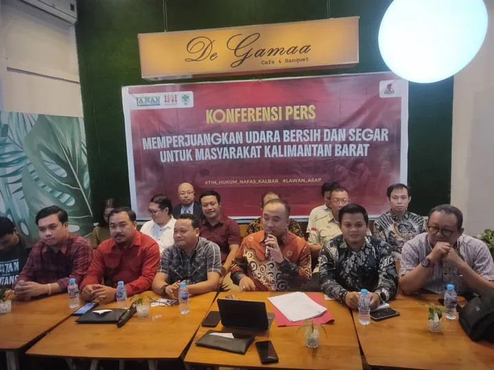 Kecewa Penanganan Karhutla, Warga Kalbar Gugat Presiden hingga Pemda, Sidang Perdana Ditunda