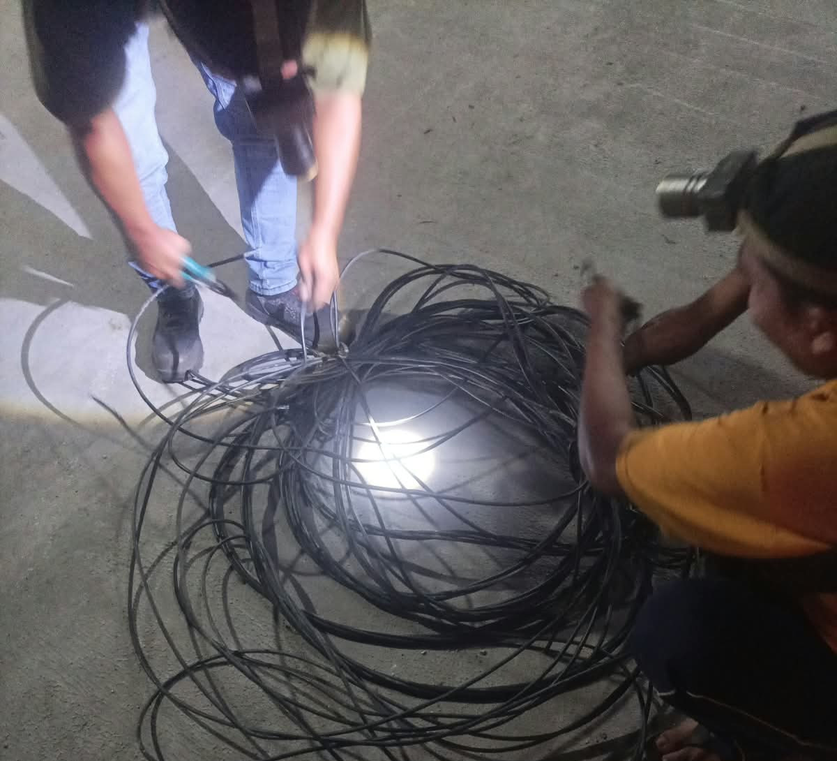 Cegah Kejahatan Jalanan, Polsek Cisoka Gerak Cepat Gandeng Dishub Perbaiki PJU Cikasungka