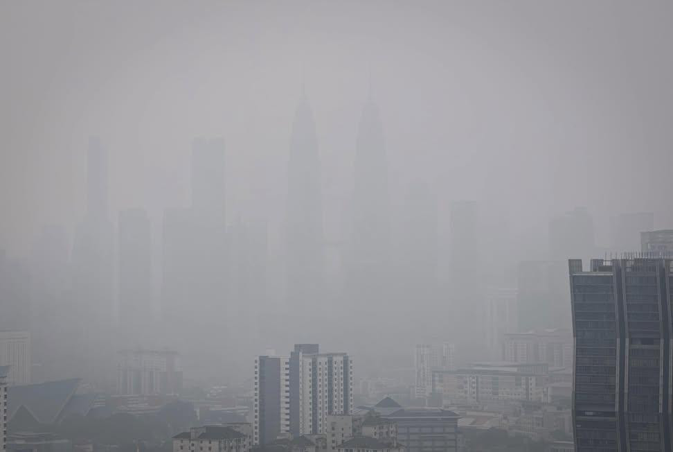 Kabut Asap Karhutla Picu Sekolah Tutup, PM Anwar Ibrahim Tawarkan Bantuan ke Indonesia