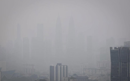 Kabut Asap Karhutla Picu Sekolah Tutup, PM Anwar Ibrahim Tawarkan Bantuan ke Indonesia