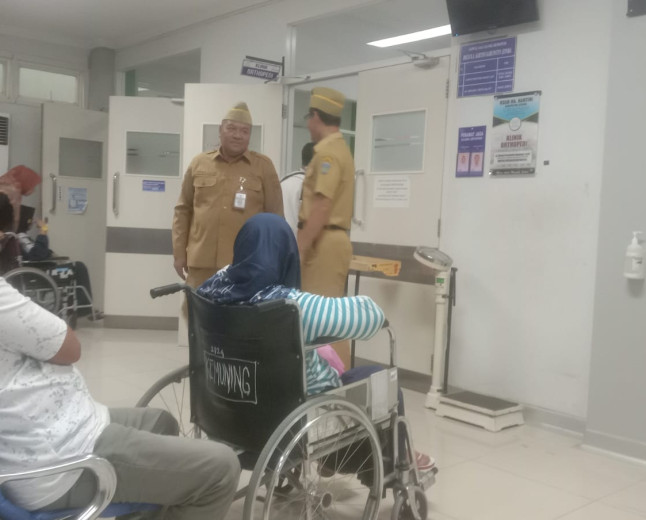 Tolak Laporan Asal Bapak Senang, Dirut RSUD Kartini Jepara Blusukan ke Ruang Poli