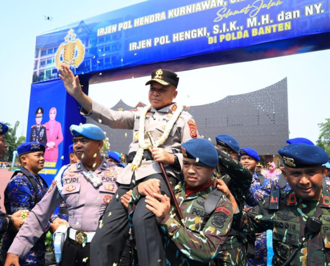Penuh Haru, Polda Banten Gelar Upacara Pelepasan Irjen Pol Hengki ke Jawa Barat