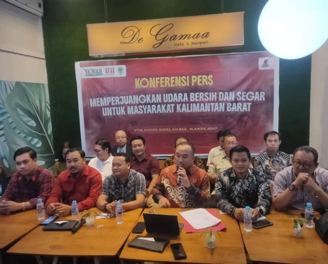Kecewa Penanganan Karhutla, Warga Kalbar Gugat Presiden hingga Pemda, Sidang Perdana Ditunda